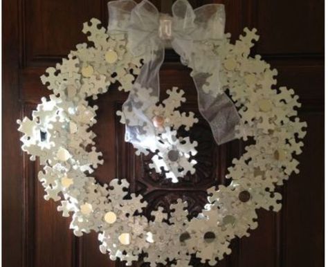 35 Amazing Puzzle Pieces Craft Ideas | HubPages Puzzle Wreath, Puzzle Pieces Crafts, Store Puzzles, Jigsaw Puzzle Crafts, Puzzle Piece Art, Puzzle Piece Crafts, Snowflake Wreath, Terracotta Flower Pots, Puzzle Crafts