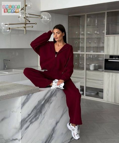 Autumn Chic Suit 383 🍂💃 Stay cozy in this black and burgundy polyester fleece tricot suit. Perfect for chilly days! Zip hoodie and loose pants - high waist. SM/ML sizes. Price: 17 USD / 650 UAH. #AutumnStyle #FashionForward #ComfortWear #WomenClothing #StylishSuit #FallFashion Источник: https://t.me/WomensShowrooms/69928 Order: t.me/s/WomensShowrooms Lv Outfit, Autumn Chic, Stylish Suit, Comfort Wear, Loose Pants, Casual Style Outfits, Stay Cozy, Style Outfits, Country Life