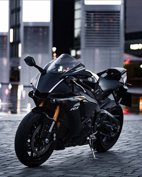 R1 Yamaha, Ninja Bike, Stylish Bike, Kawasaki Bikes, Bike Rally, Yamaha Bikes, Motorcycle Aesthetic, Bike Photography, Pretty Bike