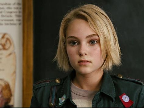 AnnaSophia Robb - Bridge to Terebithia Leslie Burke, Walpapers Cute, Bridge To Terabithia, Points Of View, Annasophia Robb, Different Points Of View, Disney Characters Videos, Great Movies To Watch, Josh Hutcherson