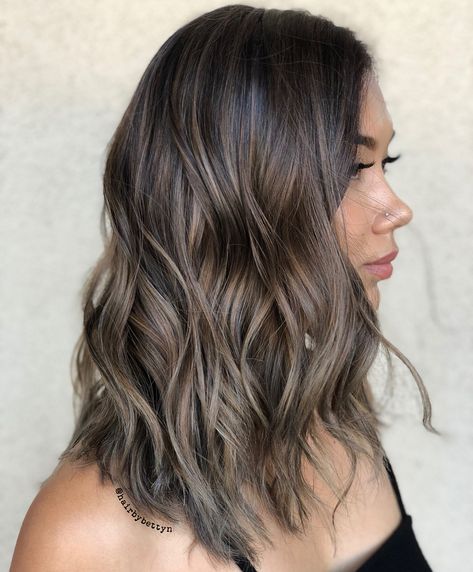 Brunette Hair Color With Highlights, Baby Highlights, Baby Lights, Short Dark Hair, Highlights Color, Baby Light, Brunette Balayage Hair, Brown Hair Balayage, Balayage Hair Blonde