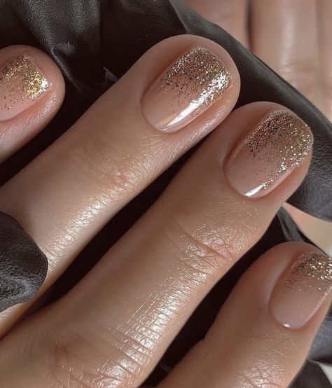 Birthday Nail Ideas, Glamorous Birthday, Cute Manicure, Indian Nails, Neutral Nail Designs, Birthday Nail Designs, Birthday Nail, Golden Nails, London Nails