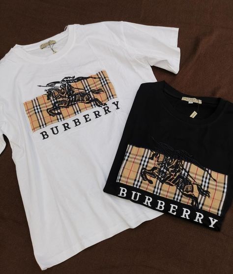 Burberry Tshirt Men, Polo T Shirt Design, Mens Tracksuit Set, Dior T Shirt, Philip Plein, Burberry Style, Armani Sweatshirt, Baby Boy Outfits Swag, Dior Shirt