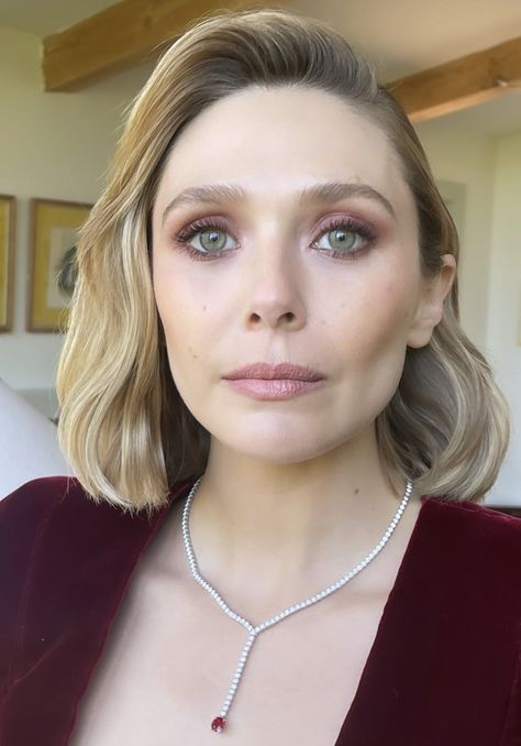 Elizabeth Olsen Makeup, Olsen Makeup, Elizebeth Olsen, Olsen Sister, Critics Choice Awards, Elizabeth Olsen Scarlet Witch, Ladies And Gentlemen, Bridesmaid Makeup, Elizabeth Olsen