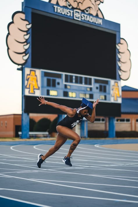 Senior Photo Track And Field, Track Field Photoshoot, Track Graduation Pictures High Schools, Aau Track And Field, Track Senior Pictures Runners, Senior Picture Ideas Sports Track, Graduation Track Pictures, Track And Field Poses Photo Shoots, Track Graduation Cap