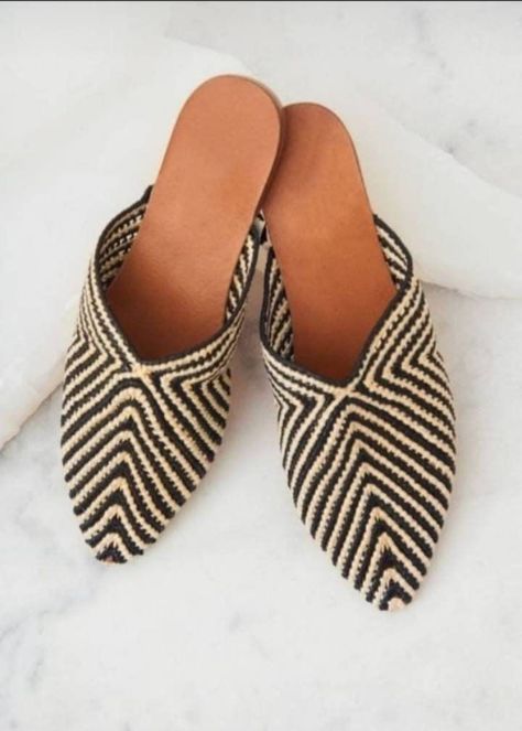 Moroccan handmade shoes made of natural raffia, and soles real leather.Handmade slip Raphia sandals femme  Raffia shoes shoes women Handmade Shoes Women, Raffia Shoes, Raffia Sandals, Ankle Tie Sandals, Antik Batik, Knit Shoes, Chic Shoes, Crochet Shoes, Women Artisans