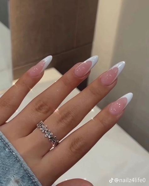 Almond Acrylic Nails White, Simple Nail Designs Almond, Cute Nails French Tip, Cute Nails French, Nails Classy Simple, Classy Simple Nails, Gel Nails Cute, Acrylic Nails White, Nail Designs Almond