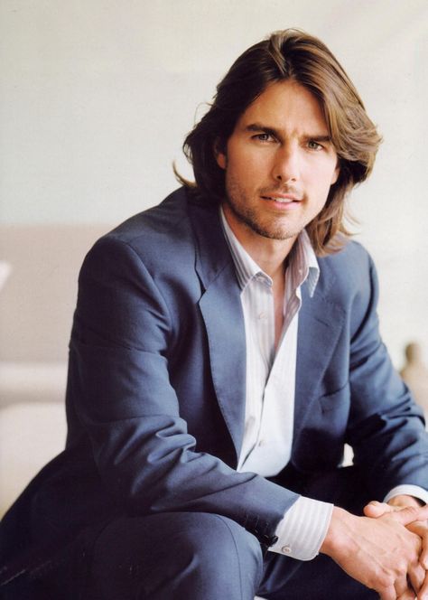 Tom Cruise Tom Cruise Long Hair, Tom Cruise Hair, Tom Cruz, A Man In A Suit, Cruise Pictures, Man In A Suit, Rain Man, Men's Long Hairstyles, I Love Cinema