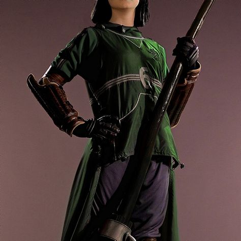 Hogwarts Uniform Quidditch, Draco Malfoy Quidditch Uniform, Quidditch Aesthetic Slytherin, Slytherin Girl Uniform, Slytherin Quidditch Aesthetic, Slytherin Quidditch Uniform, Hogwarts Quidditch Uniform, Harry Potter Quidditch Uniform, Quidditch Outfit