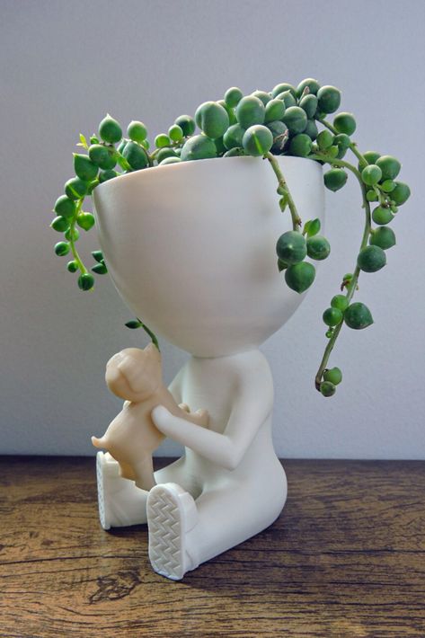 We sell the .stl file of this Robert Plant pot so you can print it in your 3D printer. Visit the link to see the details and another photos of these model. 3d Printed Plant Accessories, 3d Printer Projects To Sell, Mini Cactus, Tire Tread, Old Tires, Robert Plant, Stl Files, Copy Paste, Plant Pots