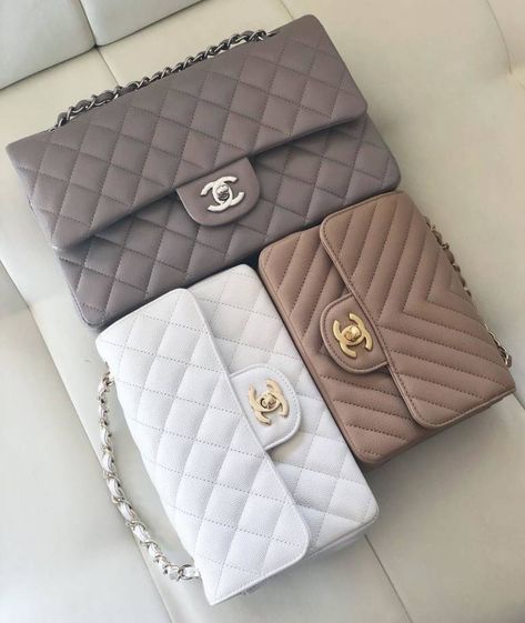 Chanel Mini Reference Guide Tas Louis Vuitton, Chanel Mini Bag, Tas Bahu, Kim K Style, Mode Chanel, Chanel Cruise, Kardashian Kollection, Chanel Tote, Chanel Couture