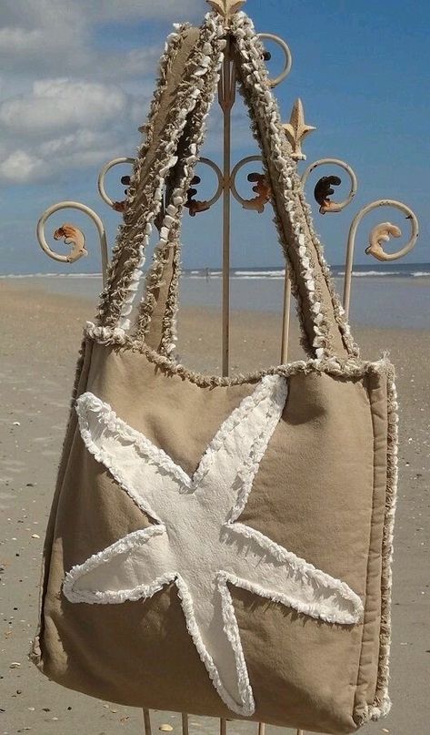 Gym Necessities, Sac Tote Bag, Sac Diy, Recycle Bag, Fancy Bags, Patchwork Bags, Jeans Bag, Jute Bags, Sea Beach