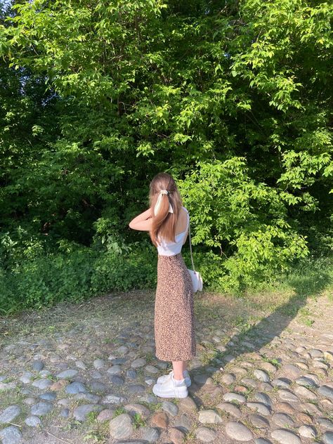 Nature Outfits Forests, Forest Outfit Aesthetic, White Brown Hair, Brown Hair Hairstyles, Brown Hair Green Eyes, Nature Outfits, Leo Girl, Skirt Aesthetic, Love Aesthetic