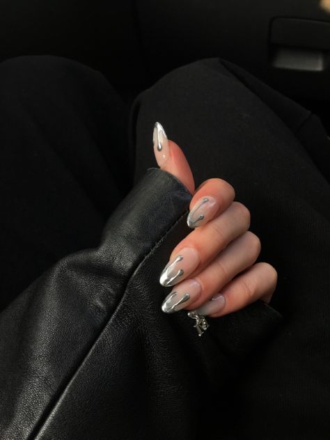 Silver Drip Nails, Drip French Tip Nails, Chrome Drip Nails, Multicolored Nails, Chrome Nails Designs, Manicure Nail Designs, Mirror Nails, Drip Nails, Edgy Nails