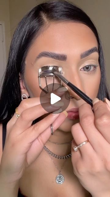 Cutcrease Eyemakeup, Eye Curler, Eye Crease, Telescopic Mascara, Cut Crease Tutorial, Bold Lip Color, Makeup Trial, Cut Crease Makeup, Black Eyeshadow