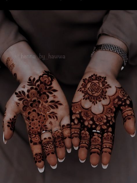 Short Mehndi Design Aesthetic, Asthetic Mehendi Design, Palm Mendhi, Aesthetic Mehndi Design, Aesthetic Mehndi Designs, Aesthetic Mehendi, Finger Mehndi Style, Mehndi Designs For Eid, Finger Mehendi Designs