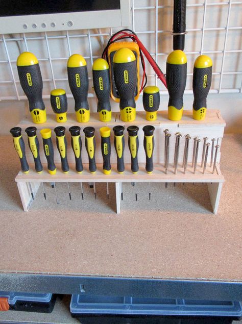 A compact, sturdy, easy-access organizer for every screwdriver you own. Workshop Lighting, Garage Workshop Organization, Power Tool Storage, Garage Tool Storage, Lighting Tips, Workshop Organization, Garage Shop, Garage Tools, Shop Storage