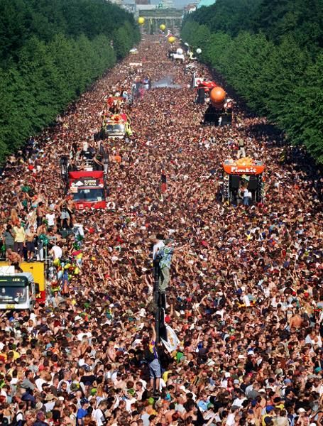 Love parade in Berlin! Love Parade, German People, Berlin City, Acid House, Future Home, 20 Century, If You Love Someone, July 10, Event Organization