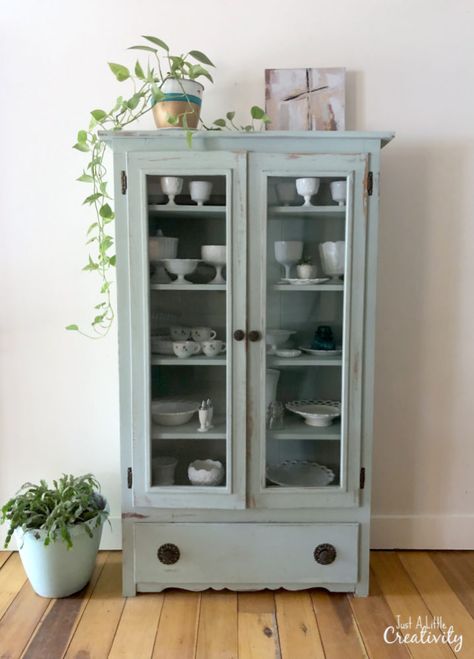 Farmhouse Painted Furniture Ideas, Cabinet Furniture Makeover, Farmhouse Chalk Paint Colors, Duck Egg Blue Chalk Paint Furniture, Duck Egg Chalk Paint Furniture, Annie Sloan Chalk Paint Colors Duck Egg, Chalk Paint Inspiration, Chalk Paint Furniture Colors Ideas, Annie Sloan Duck Egg Blue Furniture