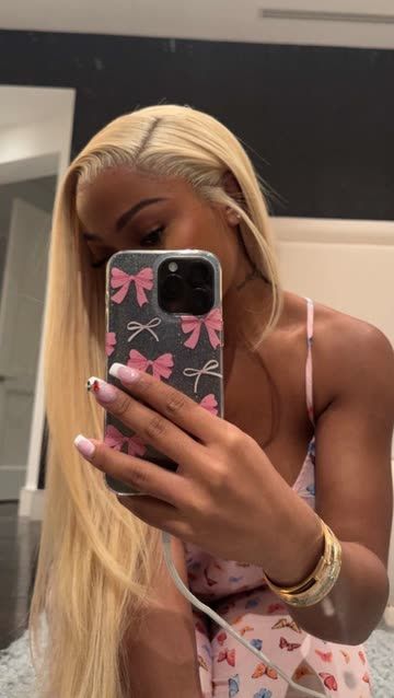 View this Snap from JAYDA WAYDA on Snapchat! Blonde Buss Down, Jayda Blonde Hair, Straight Hairstyles Blonde, Side Part Blonde Wig Black Women, Side Part Hairstyles Wig, Blonde Side Part Black Women, Side Part Blonde Wig, Side Part Highlights, Jayda Wayda Aesthetic