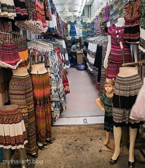 Shop Pratunam Market In Bangkok ⋆ My Thailand Thailand Shopping Clothes, Pratunam Market Bangkok, Thailand Ootd Travel Outfits, Thailand Clothes, Thailand Travel Clothes, Thailand Market, Thailand Outfits, Bangkok Market, Thai Market