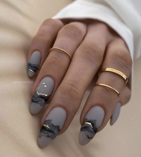 Light Gray Nails, Grey Matte Nails, Grey Nail Designs, Unghie Nail Art, January Nails, Romantic Nails, Gold Nail, Gray Nails, Nail Art Inspiration