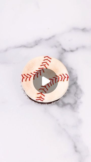 Baseball Donut Ideas, Baseball Cupcakes Ideas, Baseball Birthday Cupcake Ideas, Baseball Cupcakes Pull Apart, Pull Apart Baseball Cupcake Cake, Baseball Themed Cookie Cake, Boys Cup, Basketball Cupcakes, Baseball Cupcakes