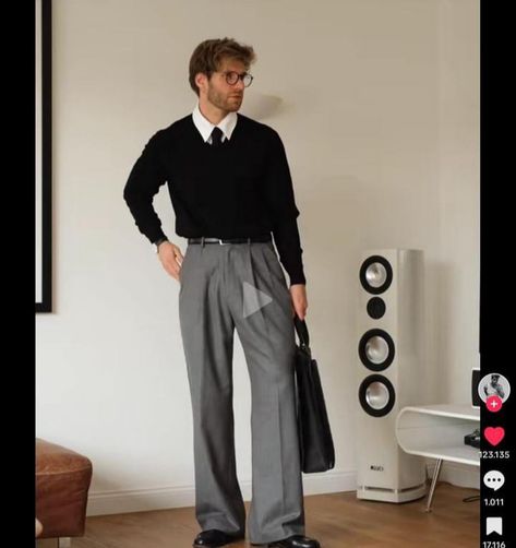 Slacks Outfit, High Waisted Slacks, Smart Casual Work Outfit, Smart Casual Work, Corporate Attire, Cocktail Outfit, Cocktail Attire, Casual Work Outfit, Interview Outfit