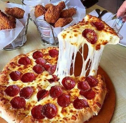 Junk Food Snacks, God Mat, Good Eat, Pizza Hut, Food Goals, Deep Dish, Food Obsession, Pretty Food, Food Cravings