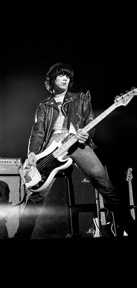 DEE DEE RAMONE Dee Dee Ramone, Johnny Ramone, Joey Ramone, Nyc History, The Ramones, The Jam Band, Bass Players, Boys Don't Cry, Iggy Pop