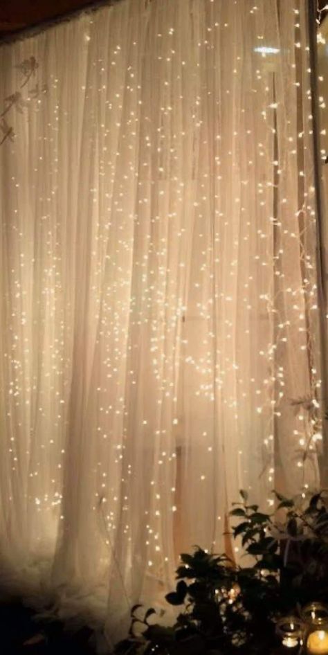 Dream Proposal, Photo Booth Background, Lights Ideas, Prom Decor, Quinceanera Party, Diy Photo Booth, Photo Booth Backdrop, Diy Photo, String Lights Outdoor