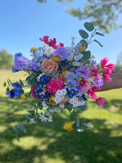 ❤️This wedding bouquet measures 16 inches wide(pictured )it is made with high quality, silk flowers ❤️ size guide: 6 inches for toss bouquets  8-10 inches for bridesmaids bouquet  12-16 inches for bridal bouquet  If not sure what size do you need choosing please message us before order Note:all items are made -to -order,we don't accept return and exchange. ❤️If you love this bouquet but would like it in a different color, or there is something you want added, removeed,please convo me with reques Bright Colour Wedding Bouquet, Bright Wildflower Wedding Bouquet, Colourful Boutonniere, Colourful Wedding Ideas, Wildflower Wedding Theme Bridesmaid, Wildflower Wedding Bridesmaids, Wildflower Wedding Flowers, Wild Flower Wedding Bouquet, July Bouquet