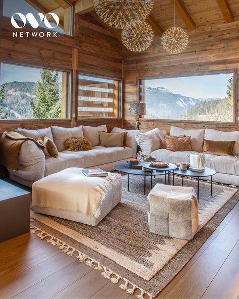 Chalet Style Homes Interior, Ski Chalet Interior, Mountain Interior Design, Luxury Chalet Interior, Chalet Style Homes, Ski House Decor, Chalet Interior Design, Mountain Home Interiors, Mountain Dream Homes