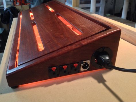 Pedalboard Design, Diy Pedalboard, Guitar Pedal Boards, Diy Carpentry, Pedal Boards, Guitar Stands, Pedal Board, Guitar Pedal, Carpentry Diy