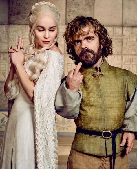 Emilia Clarke & Peter Dinklage 2019-05-02 Game Of Thrones Actors, Dessin Game Of Thrones, Game Of Thrones Facts, Ellen Show, Game Of Thrones Poster, Game Of Thrones Costumes, Game Of Thrones Cast, Game Of Throne Daenerys, Got Game Of Thrones