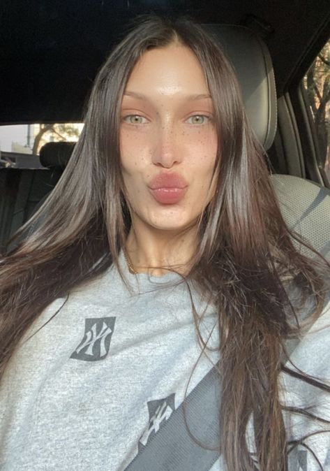 Bella Hadid Hair, Bela Hadid, Bella Hadid News, Hadid Instagram, Isabella Hadid, Bella Gigi Hadid, Bella Hadid Outfits, Rebecca Ferguson, Felicity Jones