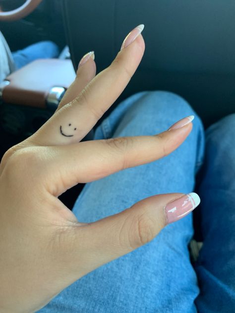 Smile Finger Tattoo, Smile Tattoo Ideas, Smiley Tattoo, Collage Room, Tiny Tattoos For Women, Tattoo Catalog, Smile Tattoo, Small Tats, Cute Tats