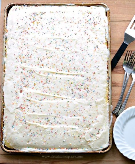 Half Sheet Cake Recipe, Vanilla Sheet Cake, White Sheet Cakes, Homemade Icing, Mousse Au Chocolat Torte, Vanilla Sheet Cakes, Half Sheet Cake, Lemon And Coconut Cake, Sheet Cake Recipe