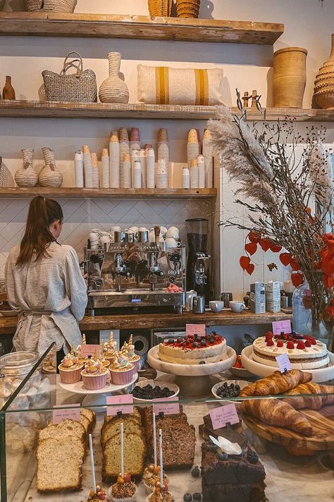 Pulitzer Garden Coffee Shop Bakery Display, Food Coffee Shop, Cafe Bakery Aesthetic, Danish Coffee Shop, Bakery Cafe Aesthetic, Cottage Bakery Aesthetic, Small Town Bakery Aesthetic, Aesthetic Cafe Ideas, Cafe Baked Goods