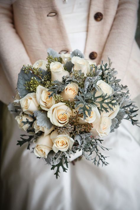 Frosty Flowers, Pinecone Bouquet, Winter Bouquets, Classical Wedding, Small Wedding Bouquets, Winter Wedding Planning, Winter Florals, Bouquet Photo, Lamb's Ear