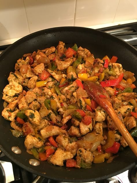 Chicken Fajitas Aesthetic, Fajitas Aesthetic, Fajitas Chicken, Healthy Food Menu, Healthy Food Dishes, Healthy Lifestyle Food, Healthy Food Motivation, Health Dinner Recipes, Chicken Fajitas