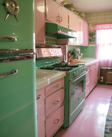 Colorful Appliances, Pink Retro Refrigerator, Vintage Pink Kitchen Appliances, 70s Room Decor, Pink Kitchen Ideas, 50s Refrigerator, Pink Bathroom Vintage 1950s, Pink Oven Vintage Stoves, Earthy Pink