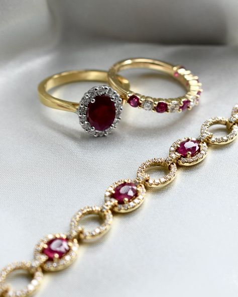 Ruby engagement ring gold