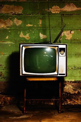 Summer trashy shows of course! Vintage Tv Box, Old Television Aesthetic, Vintage Tv Aesthetic, 90s Television, Old Television, Tv Aesthetic, 60s Tv, Tv Poster, The Wombats