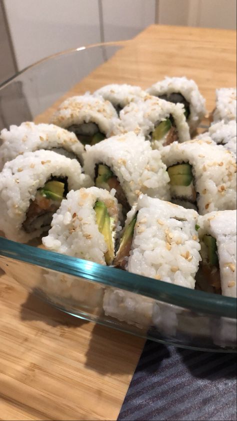 Homemade Sushi Aesthetic, Sushi Snap, Sushi Homemade, Sushi Aesthetic, Sushi At Home, Homemade Sushi, How To Make Sushi, Food Cravings, Snapchat