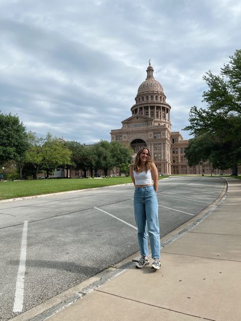 #texas #travel #austin #capital #texasstatecapitol #cowboy #heehaw #howdy #ootd #happy #tx #travelgirl #america #usa #unitedstatesofamerica #wallsign #wall #pose #outfit Austin Texas Outfits, Austin Texas Photography Locations, Domain Austin Texas, Murals In Austin Texas, Austin Photography Locations, Sixth Street Austin Texas, Texas State Capitol, Austin Tx, Austin Texas