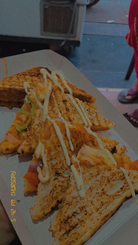 Sandwich Homemade Snapchat, Homemade Food Snapchat, Street Food Snap, Indian Emblem, Indian Emblem Wallpaper, Pics Of Cute Couples, Eating Food Funny, Food Pic, Cabello Hair