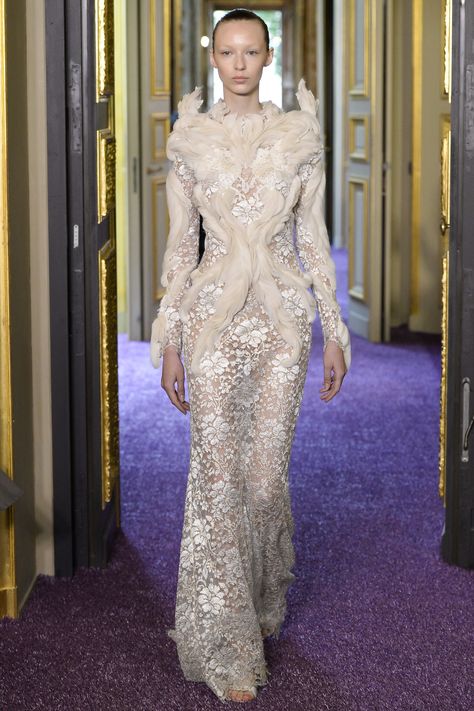 Francesco Scognamiglio Fall 2016 Couture Fashion Show Francesco Scognamiglio, 2016 Couture, Haute Couture Gowns, Fall Fashion 2016, Couture Designers, Couture Week, Couture Runway, Vogue Russia, Couture Gowns