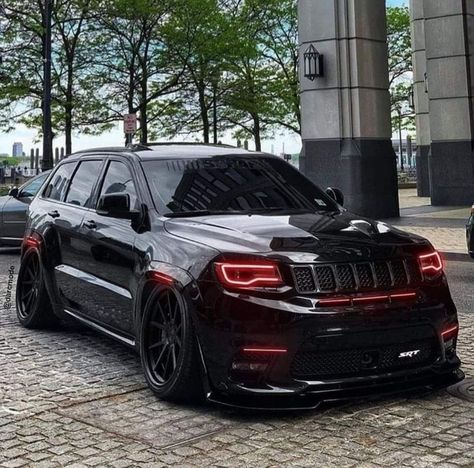 Durango Hellcat, Blacked Out Cars, Srt Jeep, Cool Car Backgrounds, Jeep Srt8, Mercedes Benz Coupe, Badass Jeep, Jeep Grand Cherokee Srt, Dream Cars Bmw