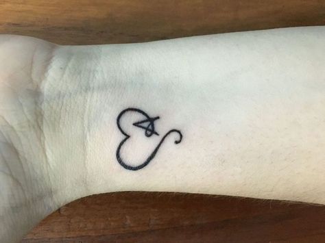 Heart Initial Tattoo, Tattoo Initials, Initials Tattoo, Tattoo Generator, Love Heart Tattoo, Monogram Tattoo, Ace Tattoo, Small Heart Tattoos, Z Tattoo